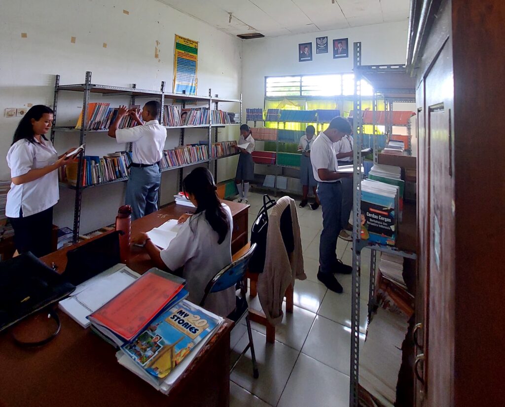krgiatan-literasi-perpustakaan-smkn-1-pandawai