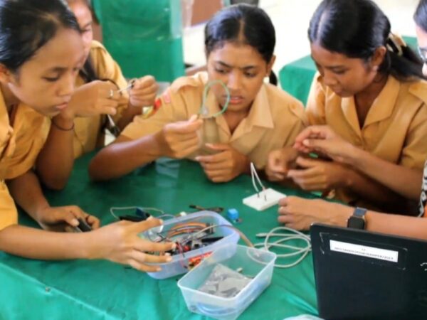 inovasi-iot-atu-otomatis-alat-penyiraman-android